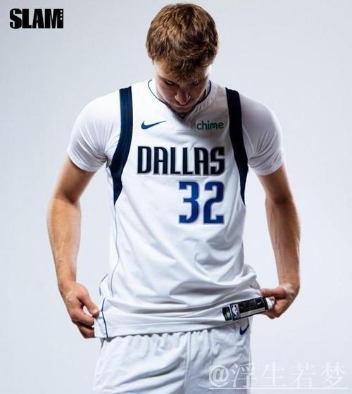 StatMuse：18岁时仅詹姆斯首发出战场次超过弗拉格